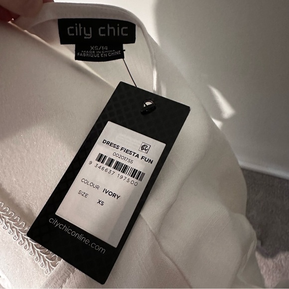 NWT City Chic White Dress XS/14 - Picture 6 of 7